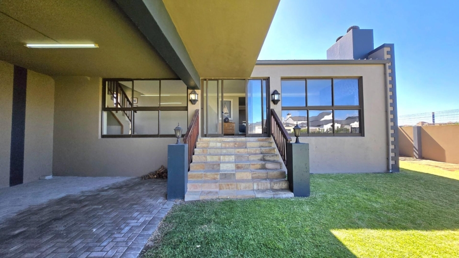 4 Bedroom Property for Sale in Kleinbaai Western Cape